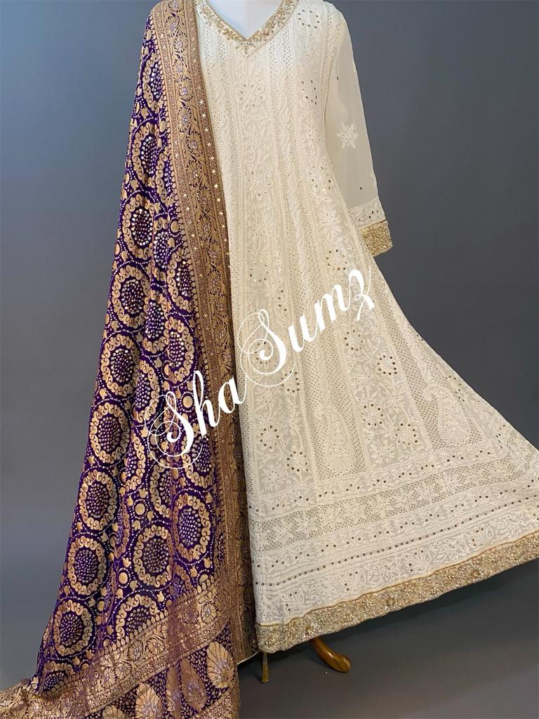 Hand embroidered Chikankari Anarkali SSA576